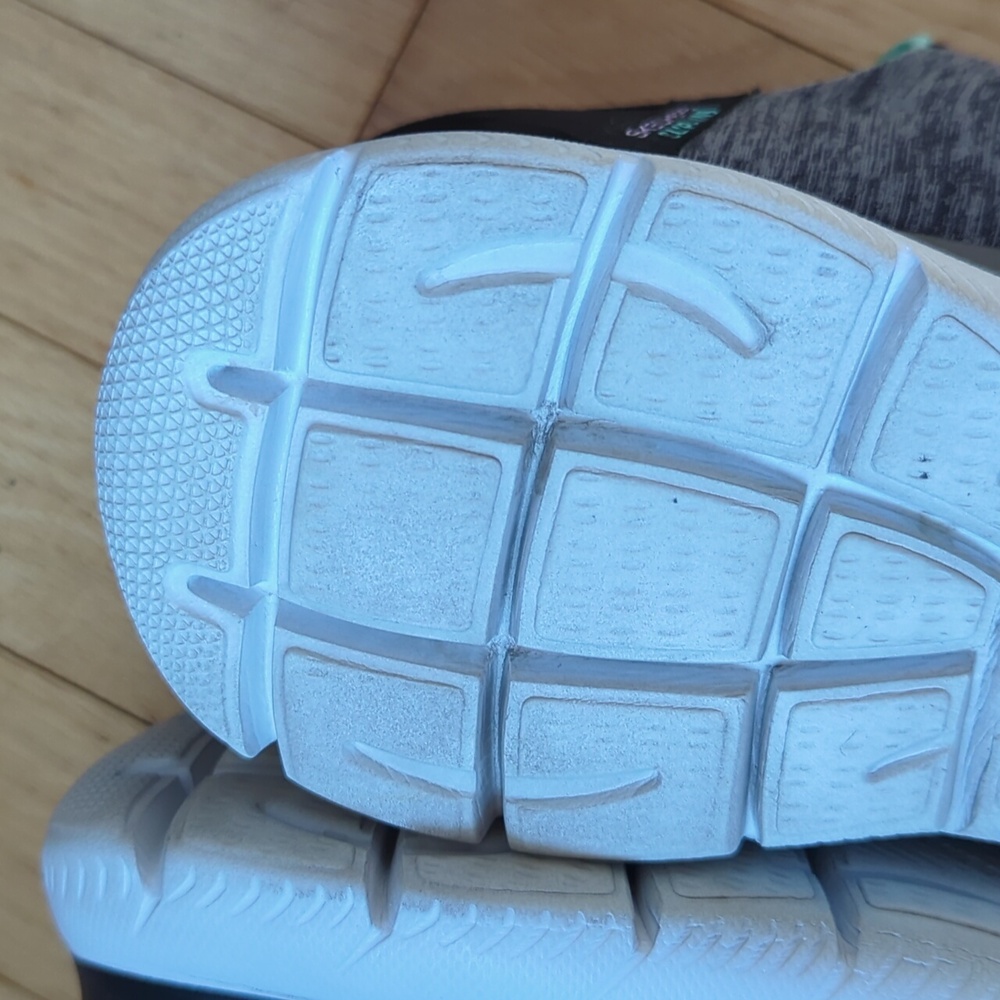 Skechers Slip Ins - Picture 8 of 13